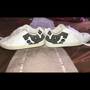DC shoes